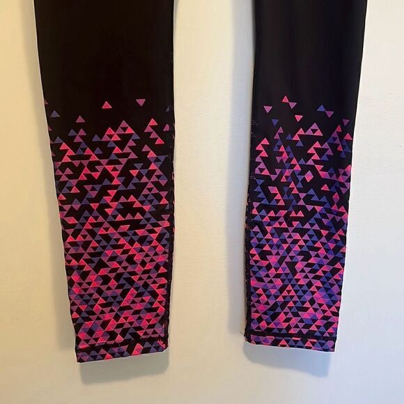 Reebok Women's Retro Triangle Print Athletic Leggings - Picture 2 of 6